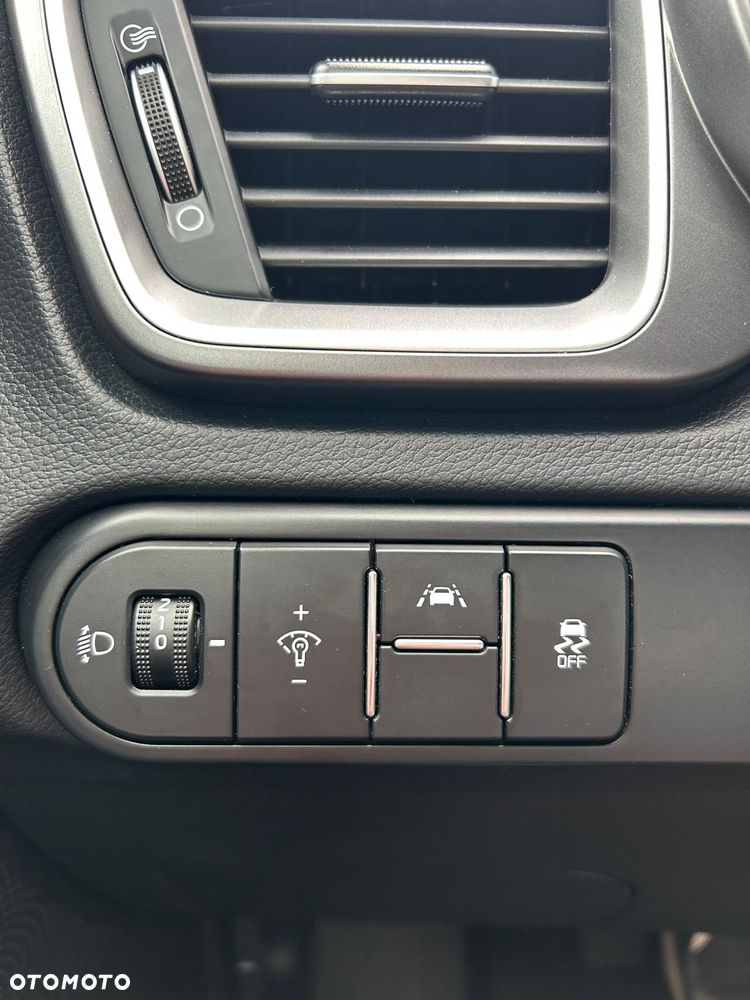 Kia Ceed 1.4 L - 9