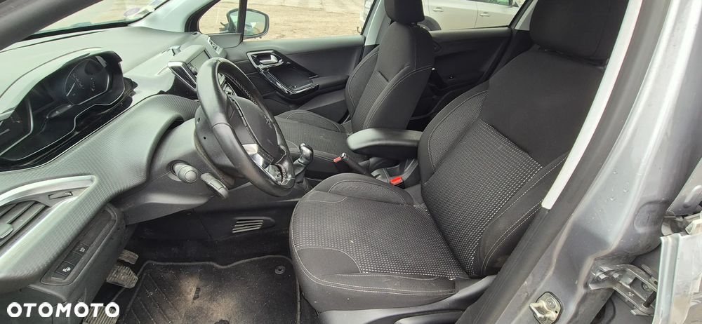 Peugeot 208 1.2 PureTech Access - 18