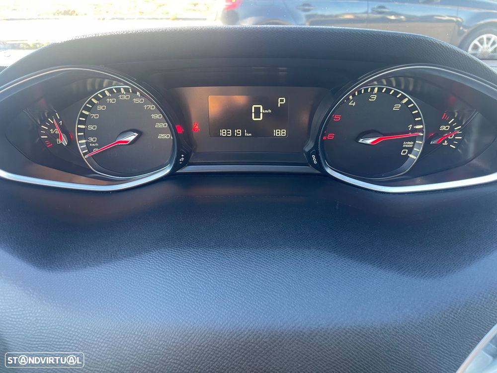Peugeot 308 SW BlueHDi 120 EAT6 Stop & Start Active Business-Pack — fotografia 11