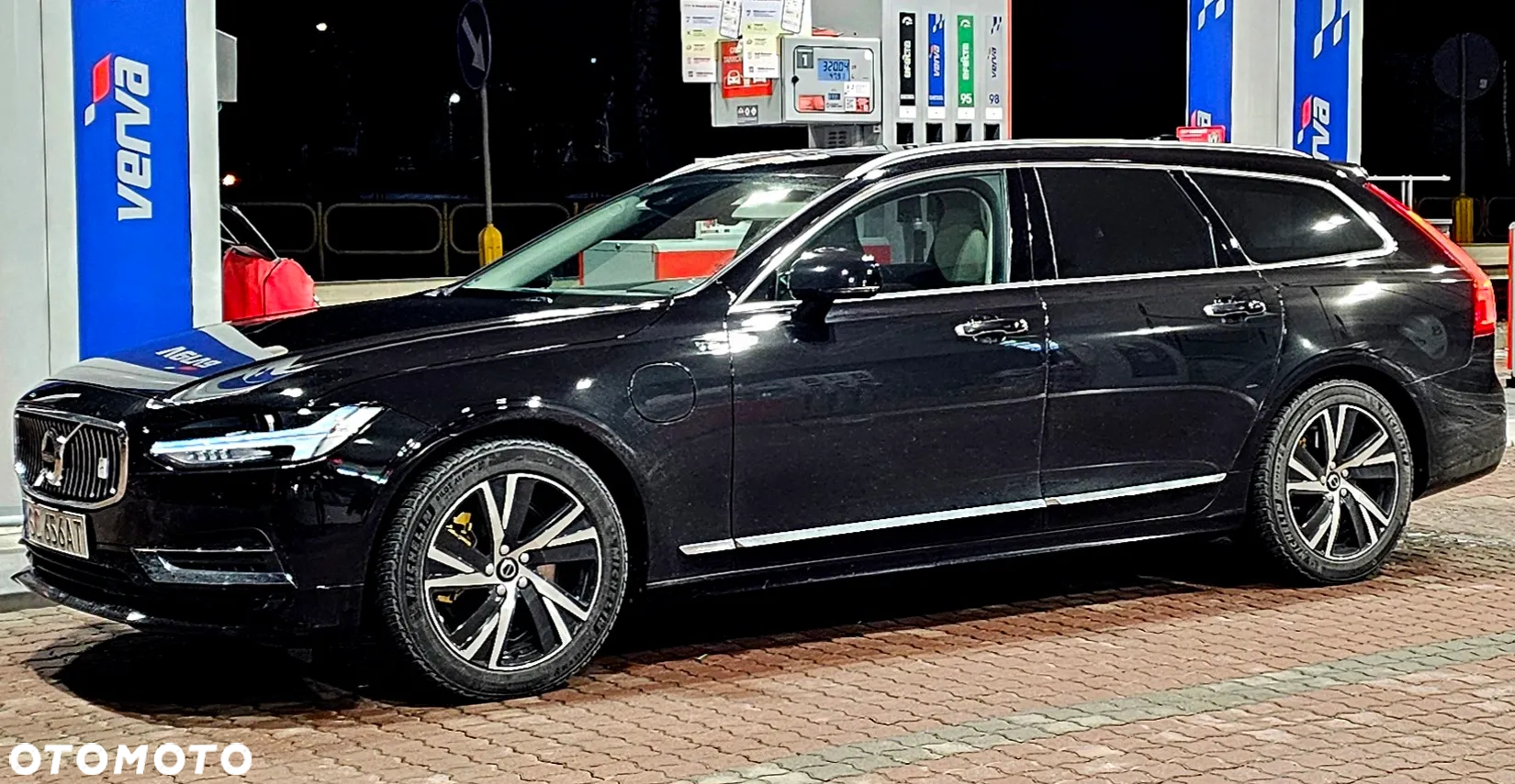 Volvo V90 T8 AWD Plug-In Hybrid Inscription - 25
