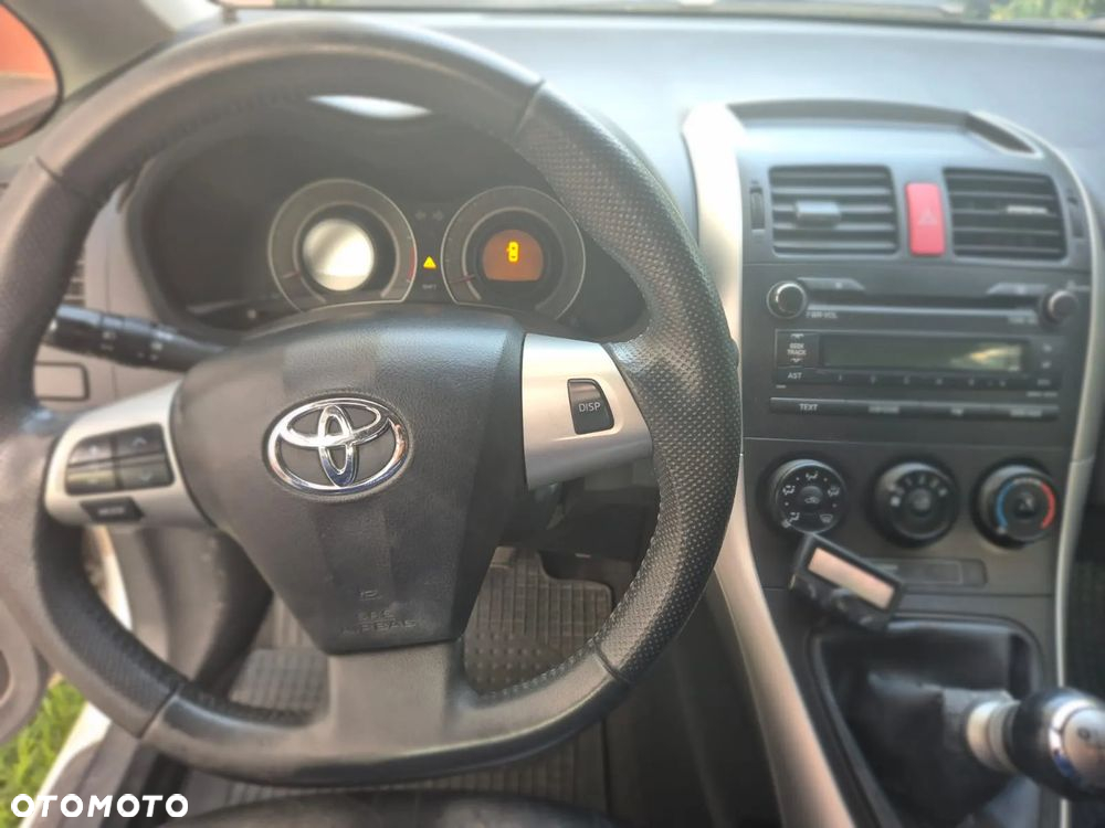 Toyota Auris 1.4 D-4D Luna EU5 - 17