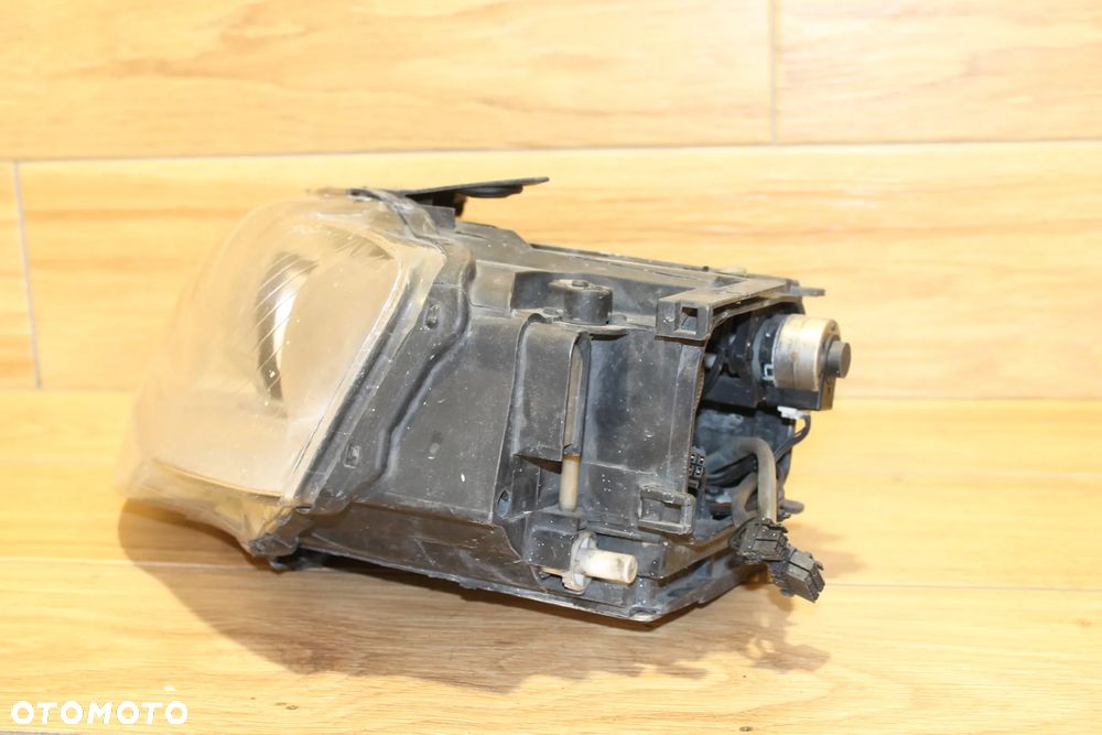 Volkswagen Passat B6 Lampa Lewa Przód BIXENON SKRĘTNY 89312655 3C0941753G - 2