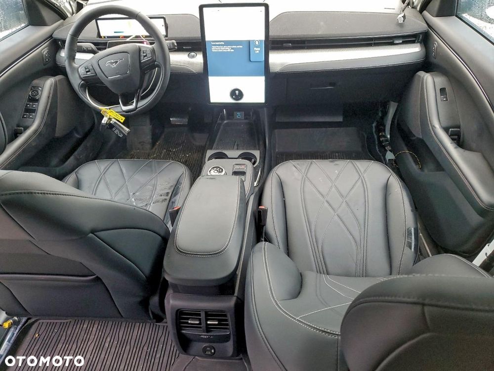 Ford Mustang Mach-E - 9