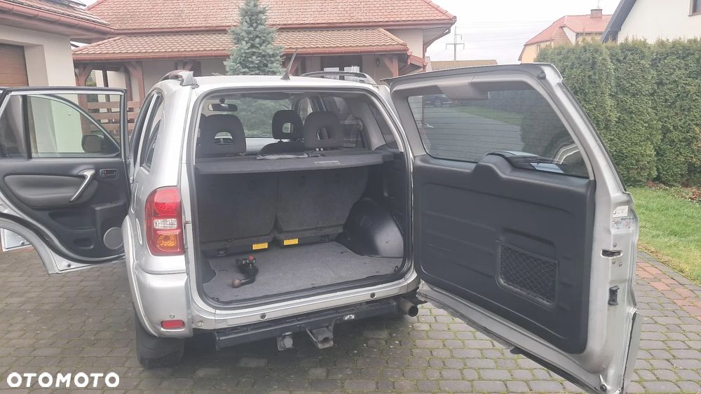 Toyota RAV4 D-4D 4x4 - 7