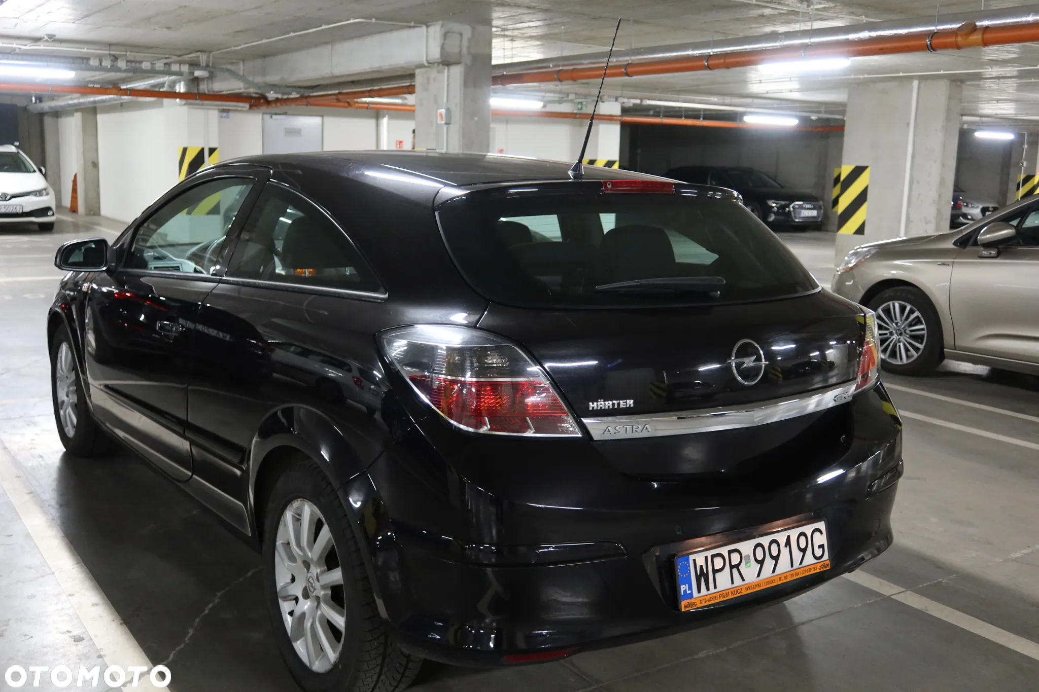 Opel Astra GTC 1.6 - 17