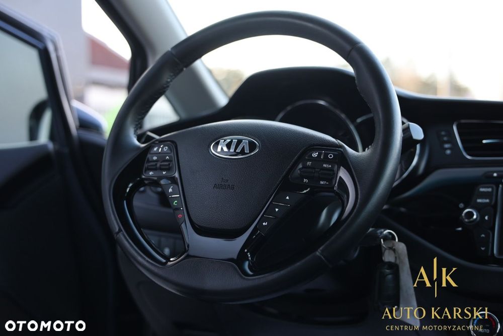 Kia Ceed - 32