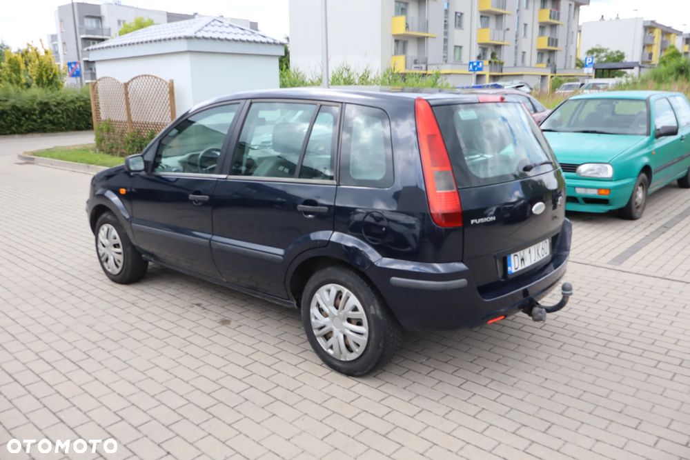 Ford Fusion 1.4 Ambiente - 18