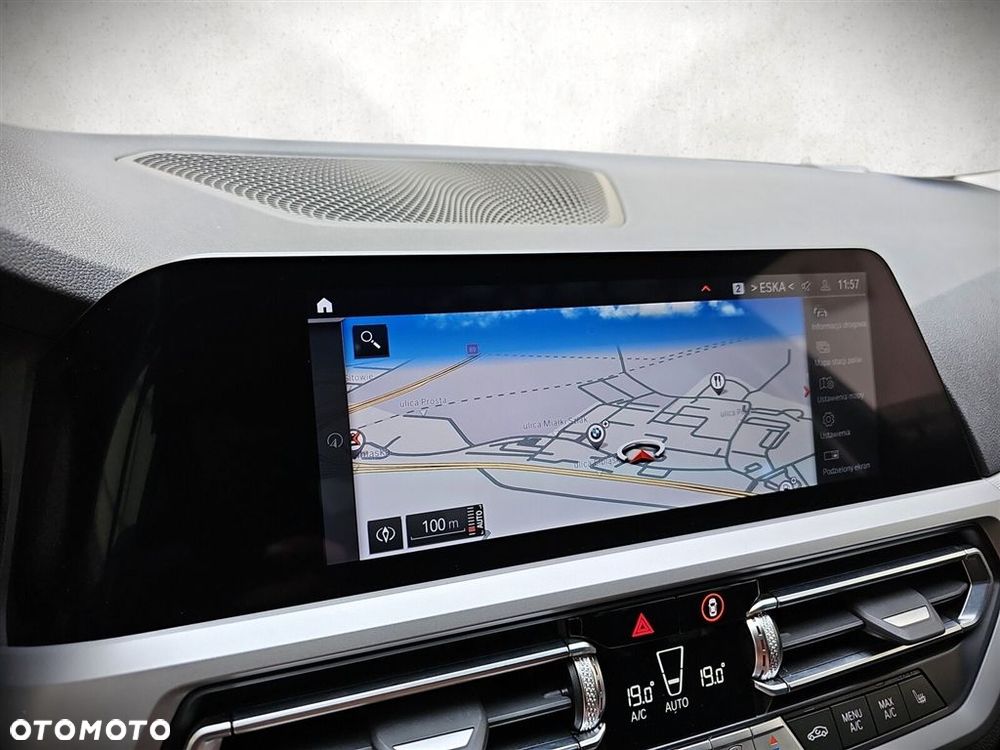 BMW Seria 3 320d xDrive - 22