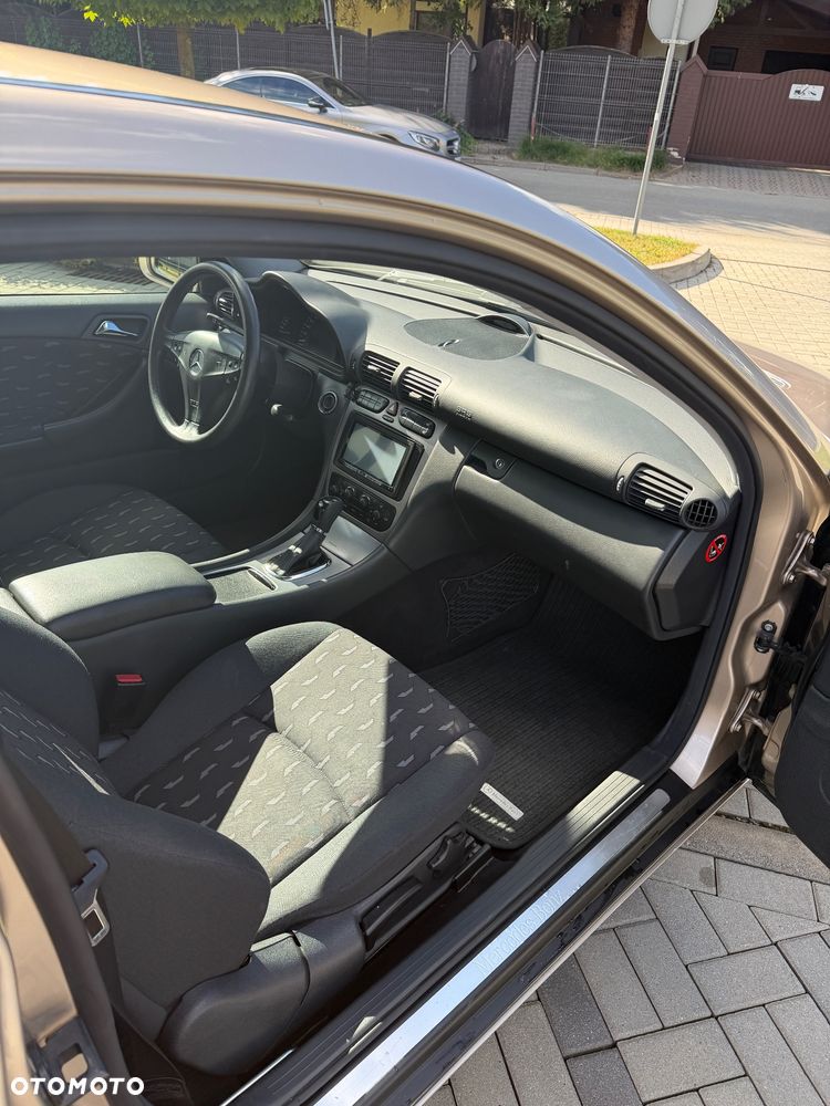 Mercedes-Benz Klasa C 200 Kompressor Automatik - 14