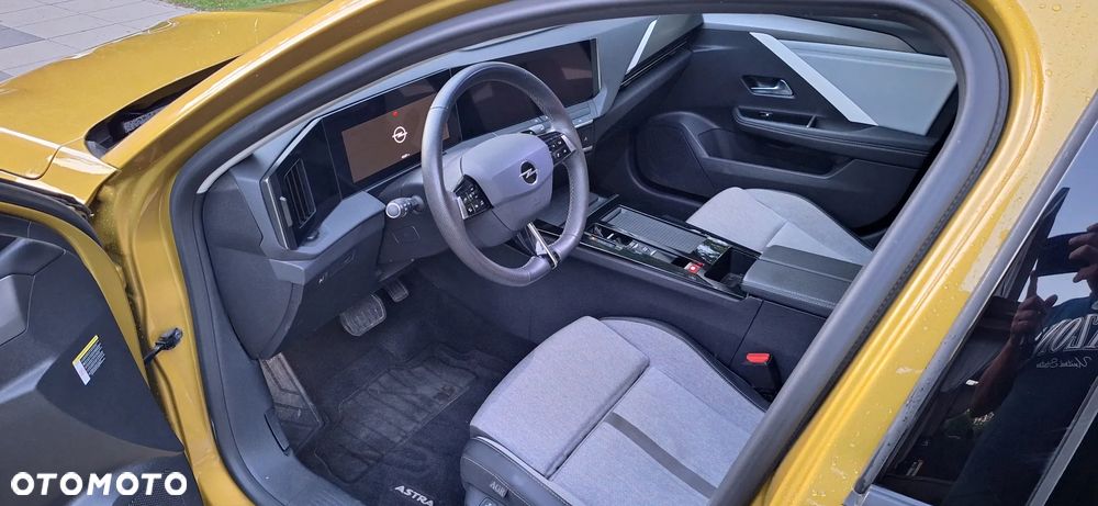 Opel Astra 1.2 T Elegance S&S - 10
