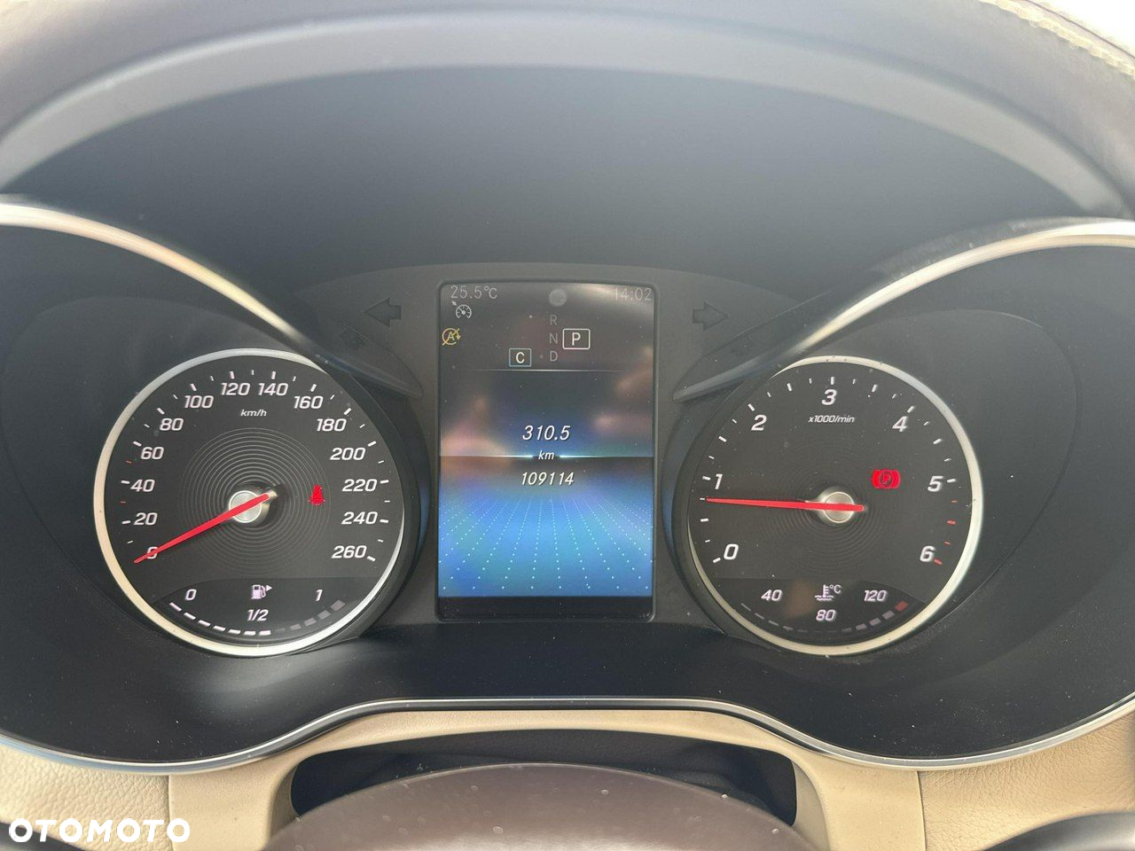 Mercedes-Benz GLC - 27