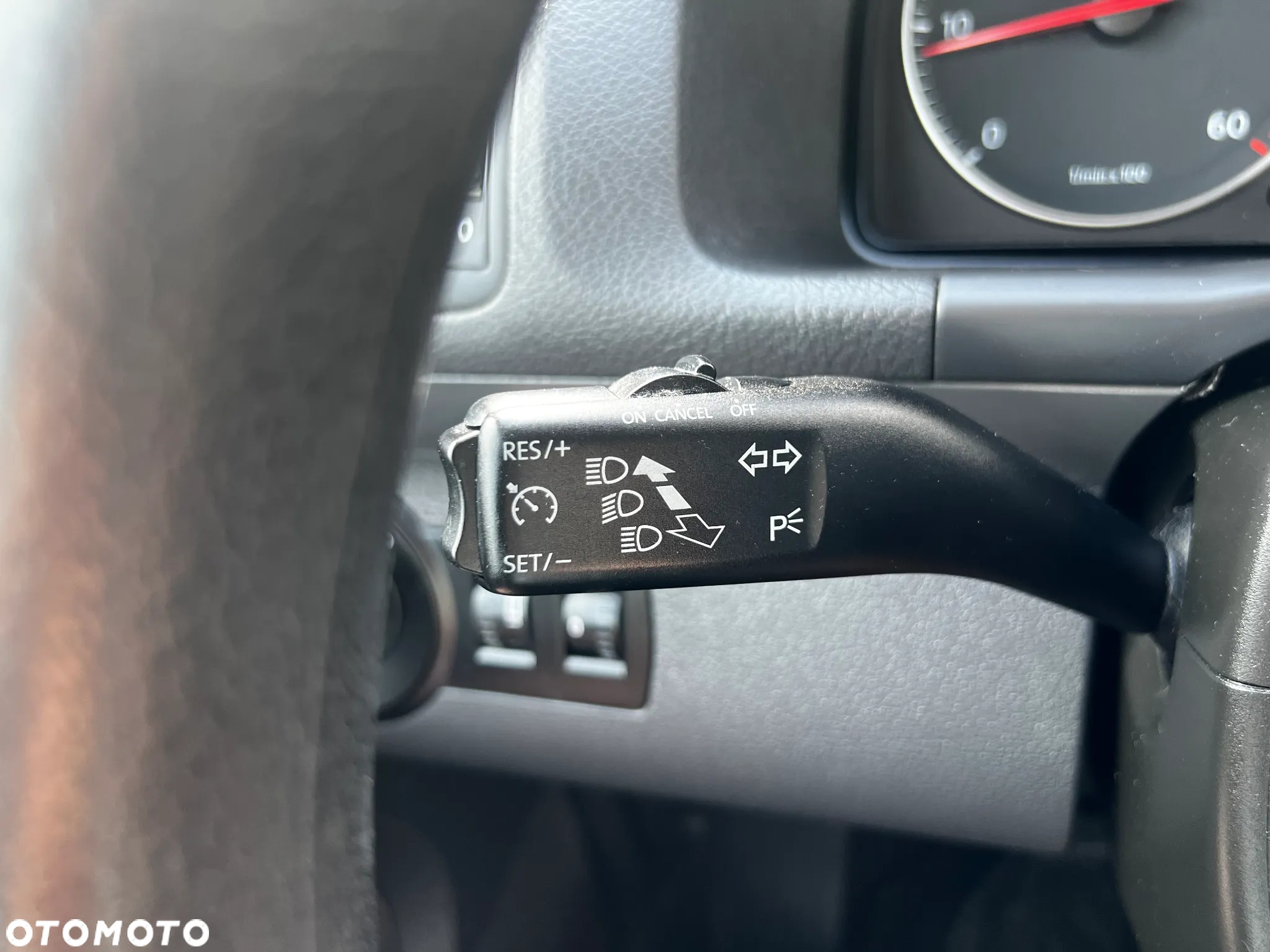 Volkswagen Touran 1.9 TDI Conceptline - 19