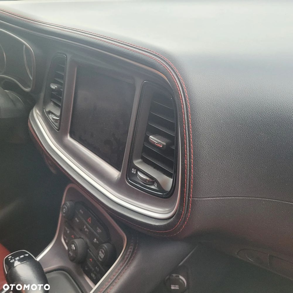 Dodge Challenger 3.6 SXT Plus - 12