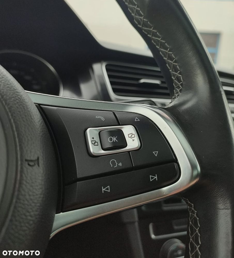 Volkswagen Golf - 19
