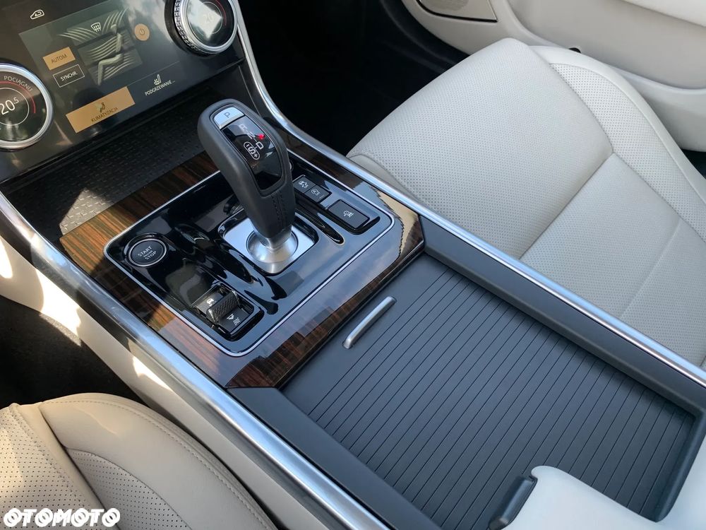 Jaguar XE 2.0 D200 mHEV R-Dynamic Black - 11