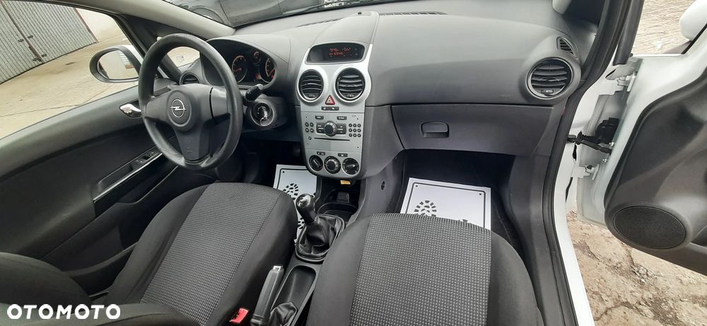 Opel Corsa - 25