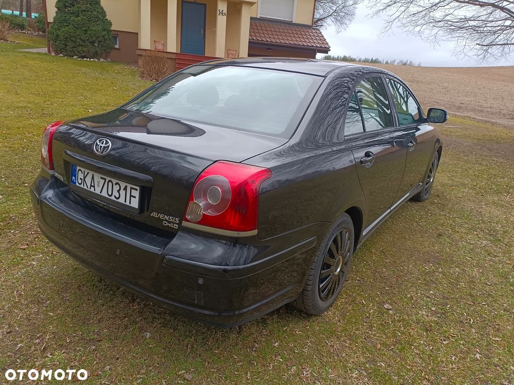 Toyota Avensis 2.0 D-4D Luna - 13