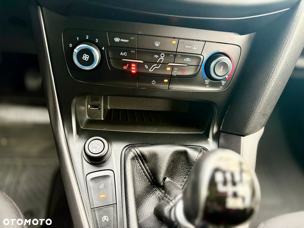 Ford Focus 1.0 EcoBoost Gold X (Edition) - 9