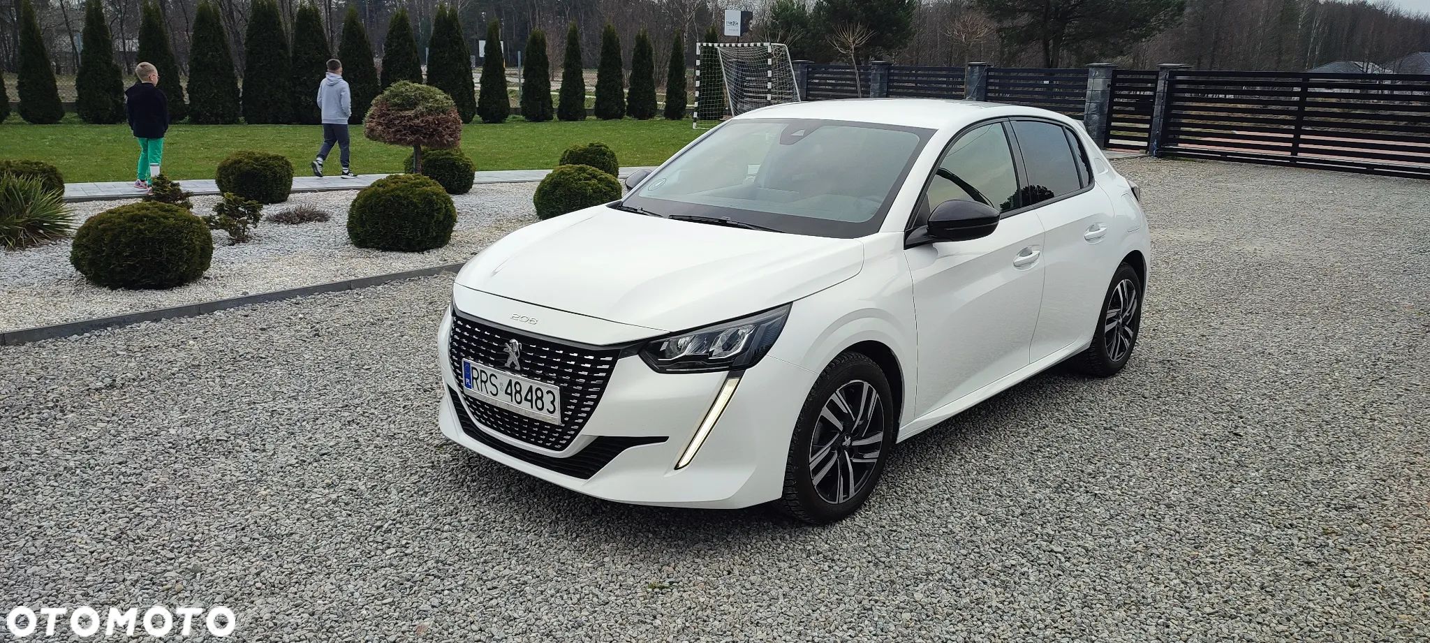 Peugeot 208 - 1