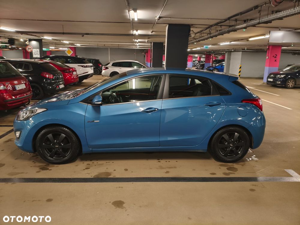 Hyundai i30 blue 1.6 CRDi Trend - 2