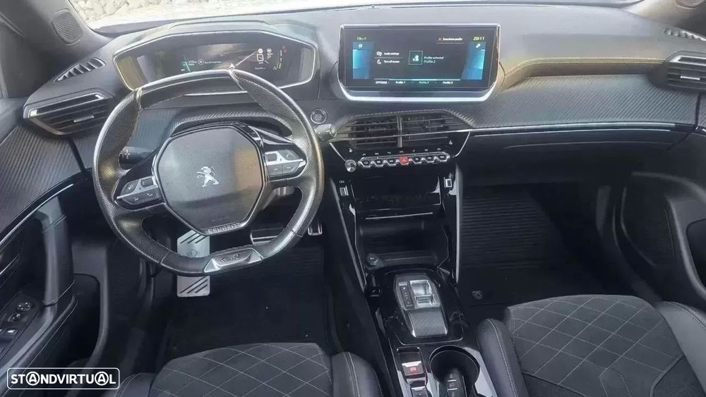 Peugeot e-2008 GT Pack — fotografia 22