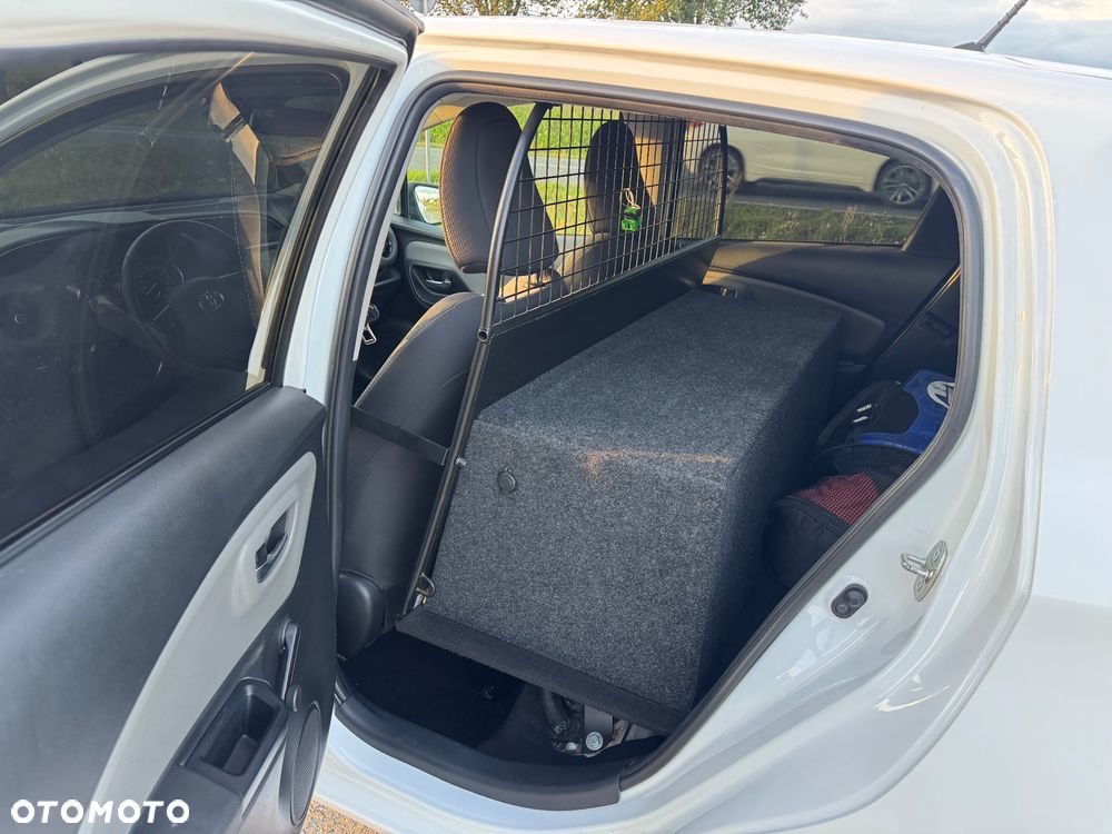 Toyota Yaris 1.0 Premium - 11