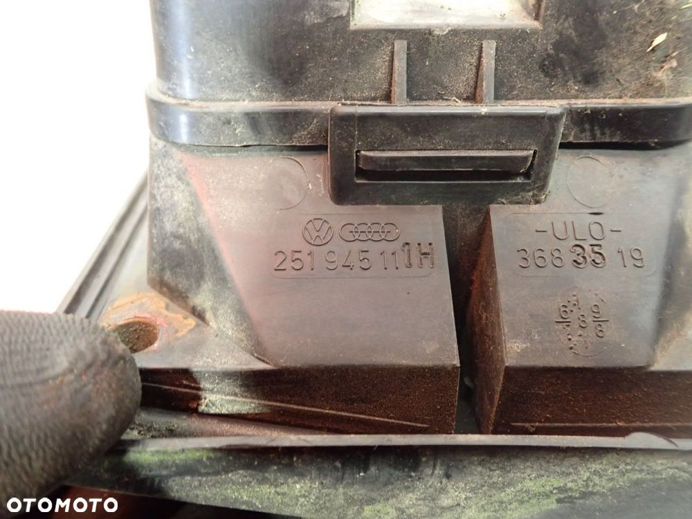 LAMPA LEWA TYLNA VOLKSWAGEN T3 - 9