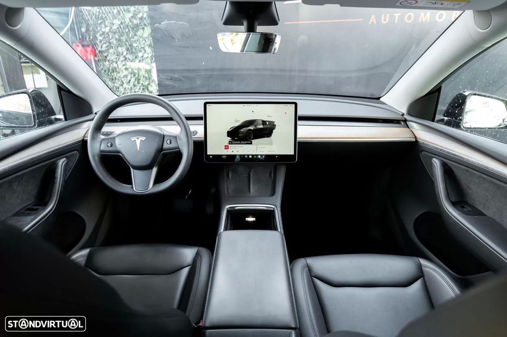 Tesla Model Y Long Range Dual Motor AWD - 32