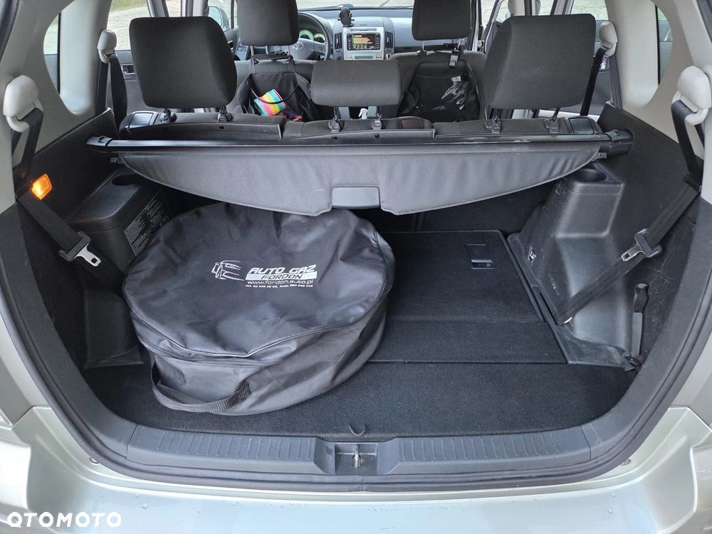 Toyota Corolla Verso - 10