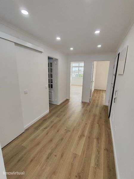 Apartamento T2 a estrear Almada Laranjeiro - Grande imagem: 4/8