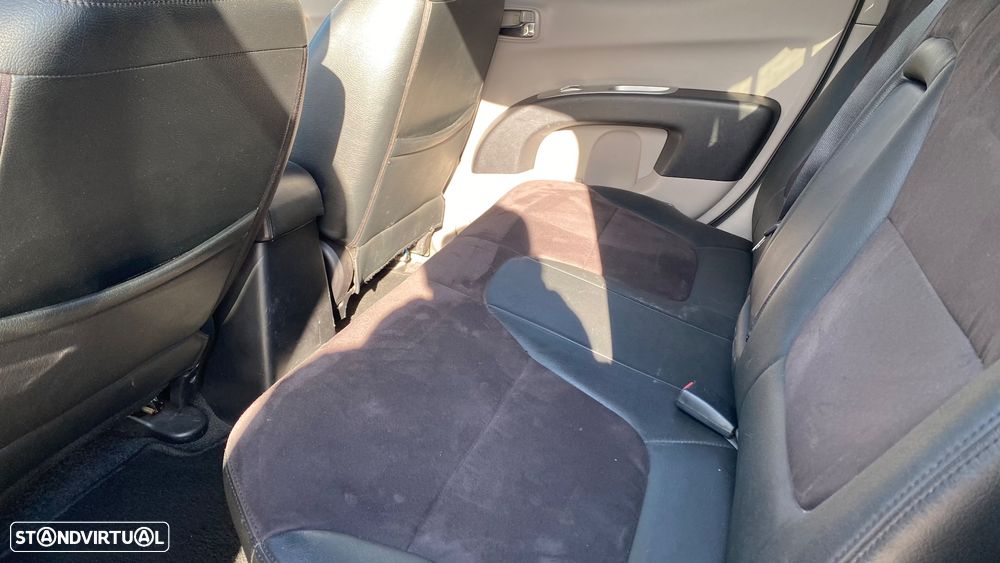 Mitsubishi L200 Pick Up 4x4 DPF Intense Cabine Dupla - 9