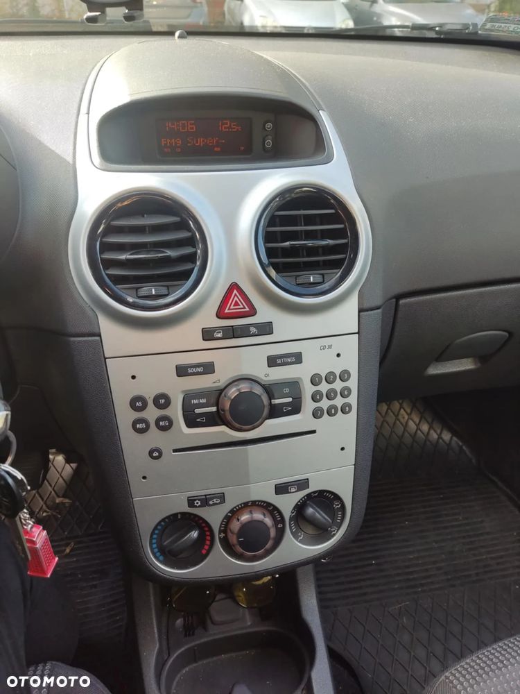 Opel Corsa 1.0 12V Essentia - 11