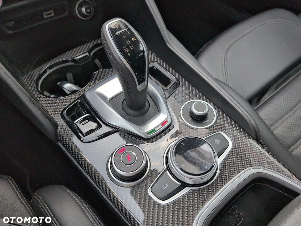 Alfa Romeo Giulia 2.9 Bi Turbo V6 Quadrifoglio - 17