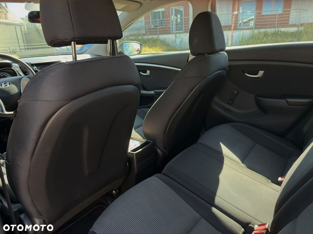 Hyundai i30 1.4 Classic + - 22
