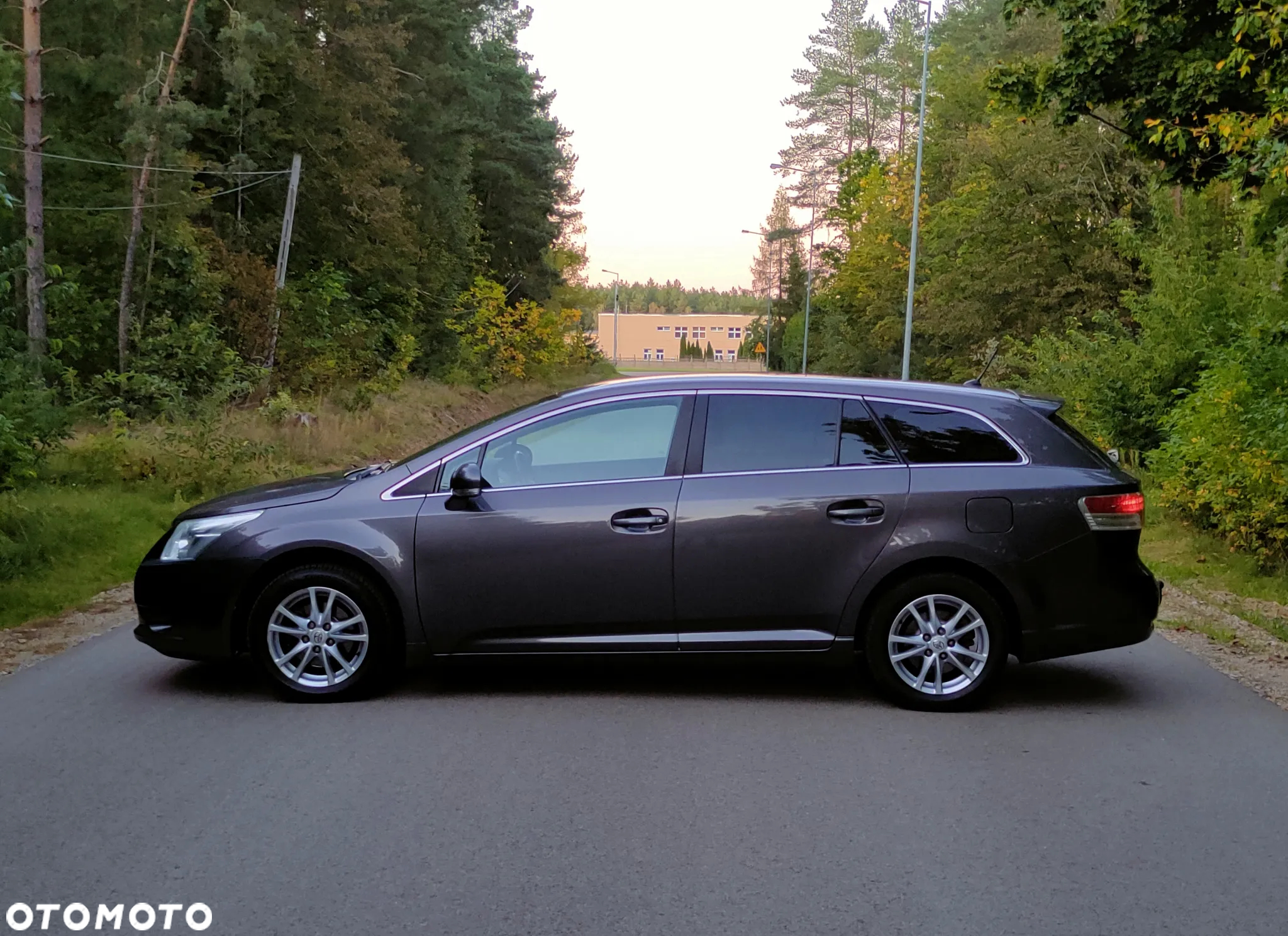 Toyota Avensis 1.8 Sol plus NAVI - 36