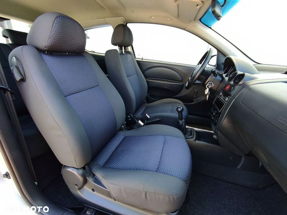 Chevrolet Kalos - 12