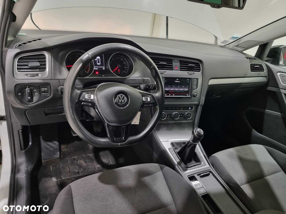 Volkswagen Golf - 18