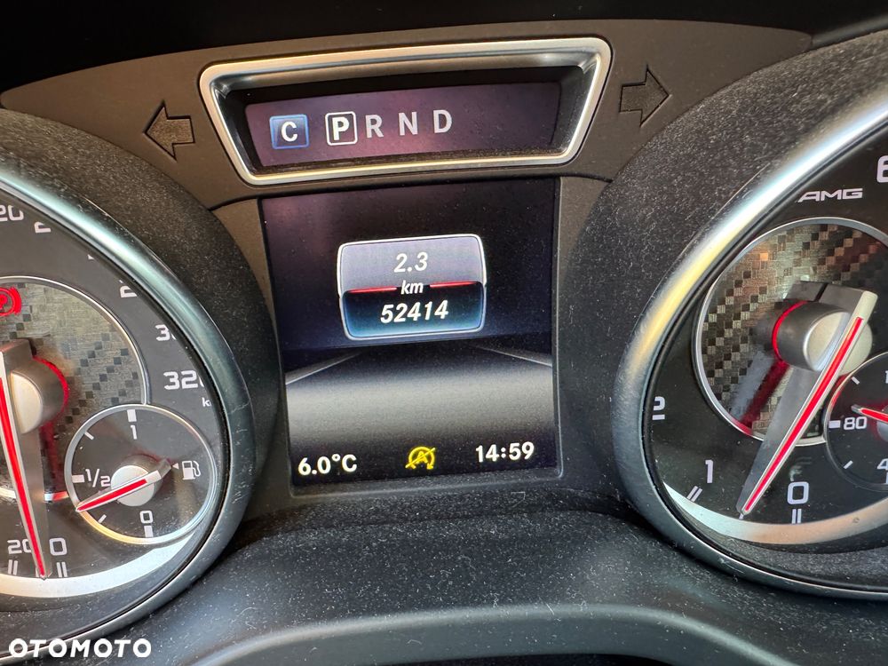 Mercedes-Benz GLA - 12