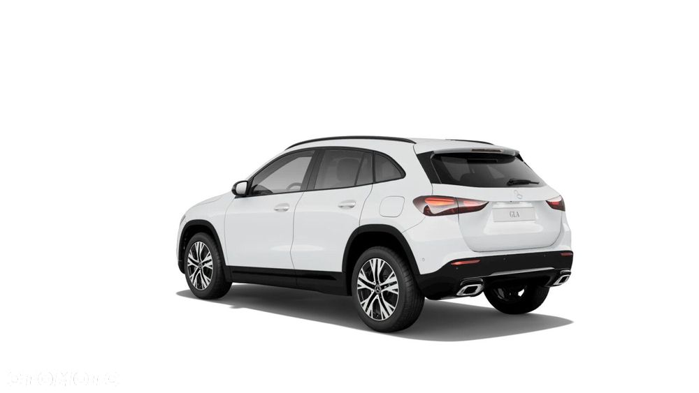 Mercedes-Benz GLA - 17