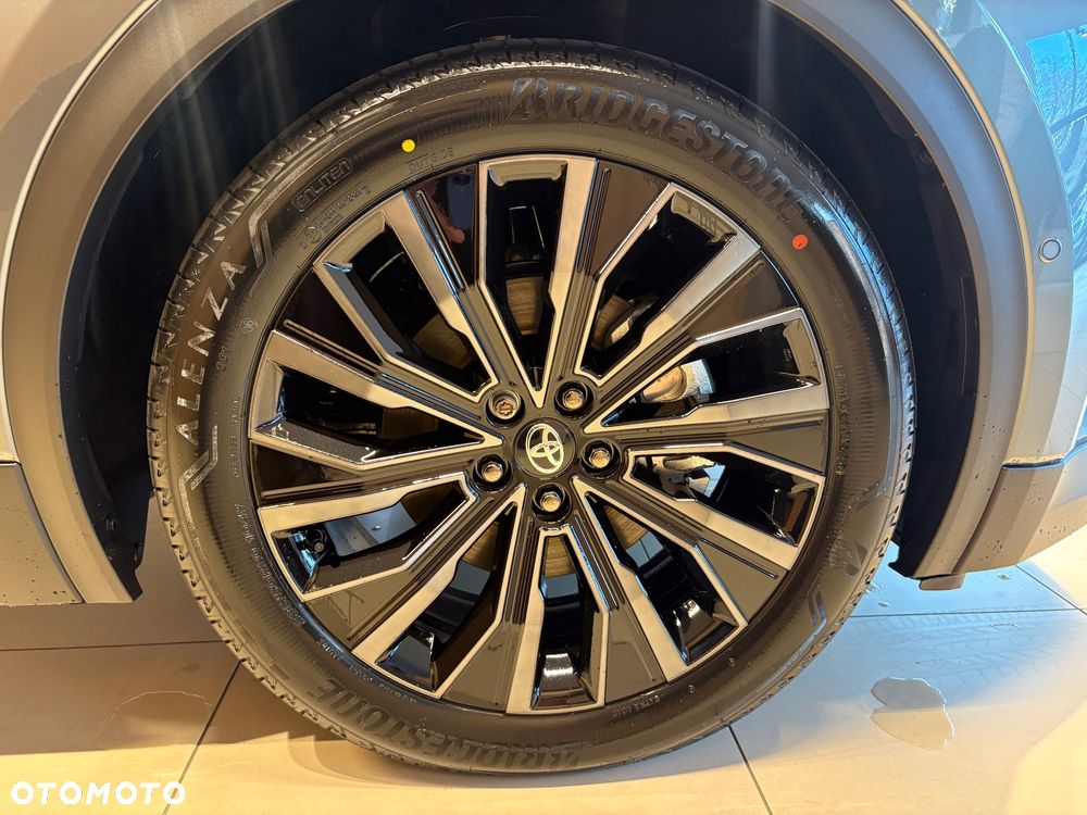 Toyota C-HR+ - 12