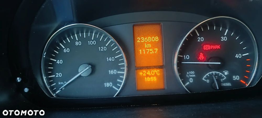 Mercedes-Benz Sprinter - 17