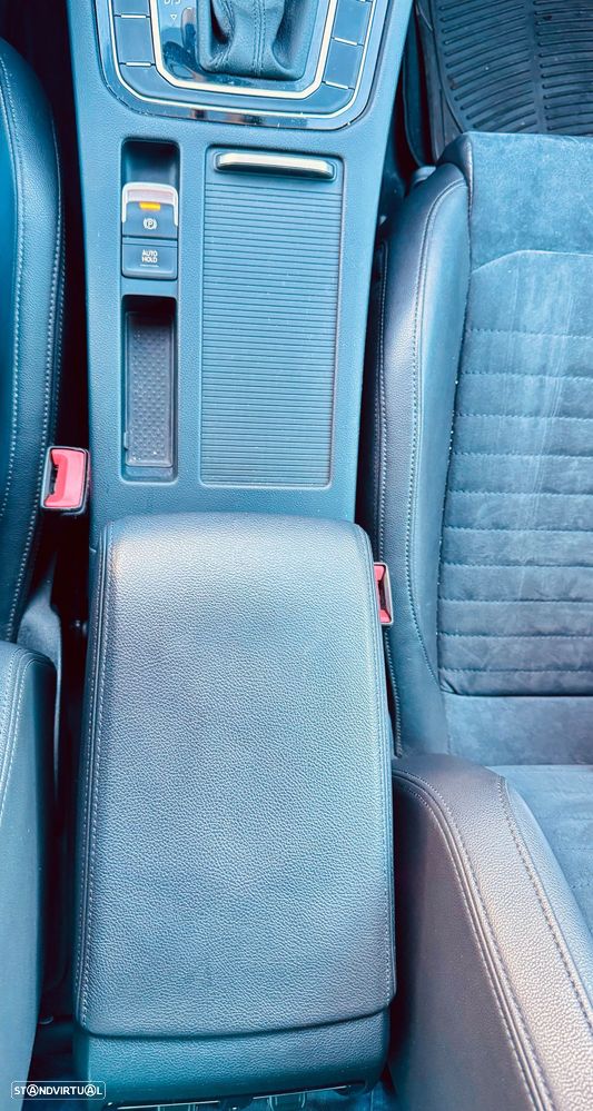 VW Passat Variant 2.0 TDi SCR DSG Highline - 10