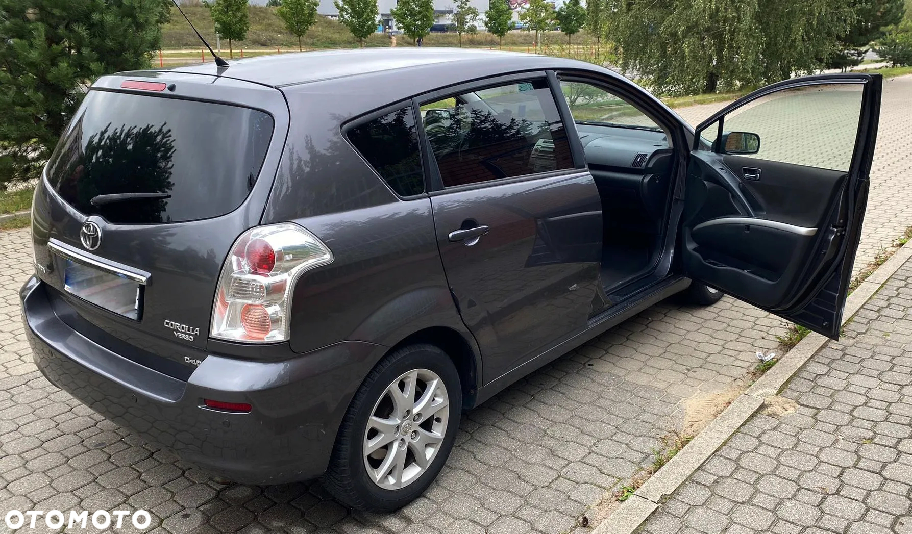 Toyota Corolla Verso 2.2 D-4D - 12