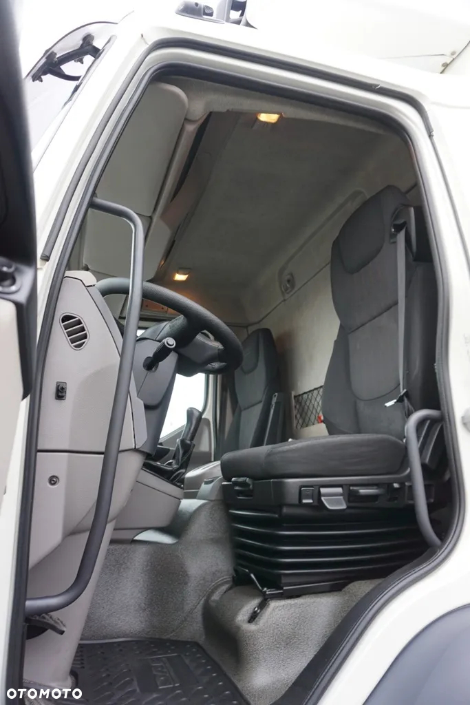 DAF LF / 260 / EURO 6 / CHŁODNIA + WINDA / 17 PALET / ŁAD. 7840 KG - 8