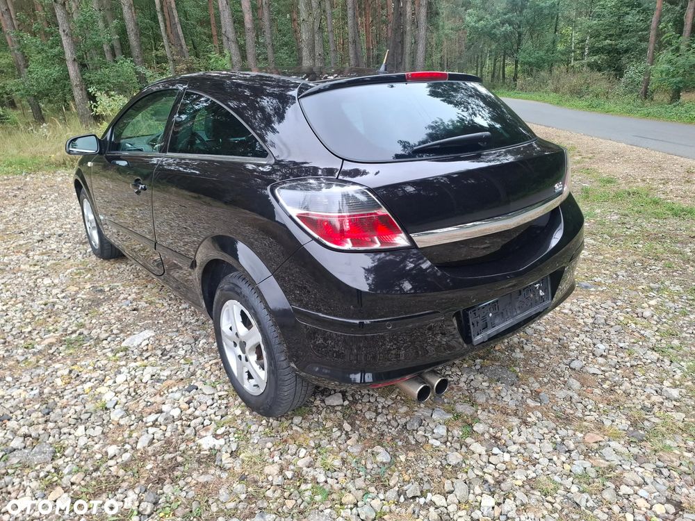 Opel Astra GTC 1.6 - 11