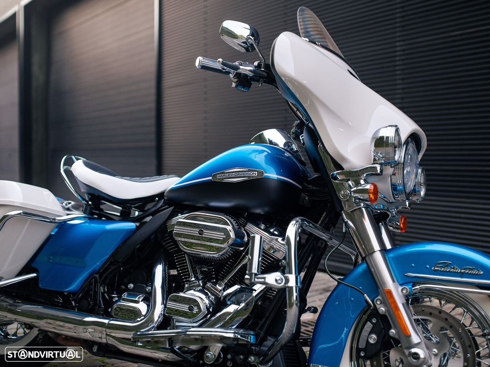 Harley-Davidson FLH ELECTRA GLIDE® REVIVAL™ - 18