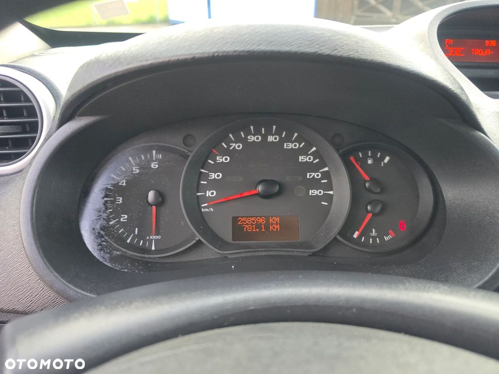 Renault Kangoo 1.5 dCi Helios - 12