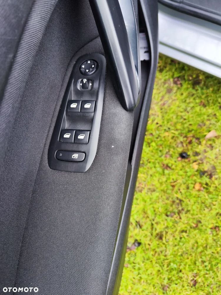 Peugeot 308 1.2 PureTech GPF Allure S&S - 9