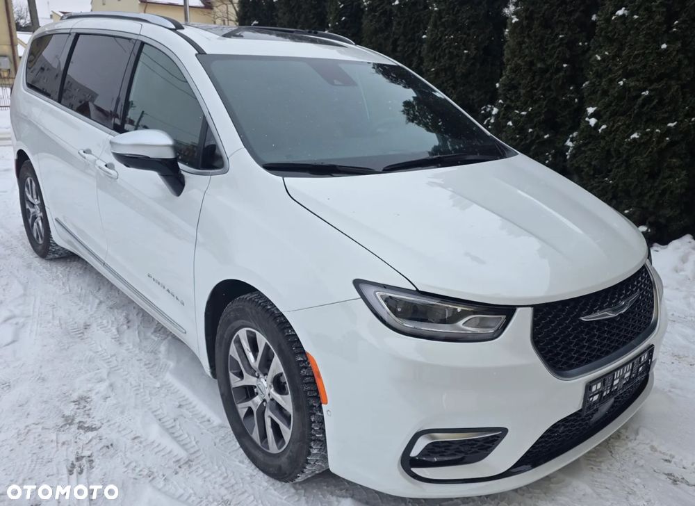 Chrysler Pacifica - 2