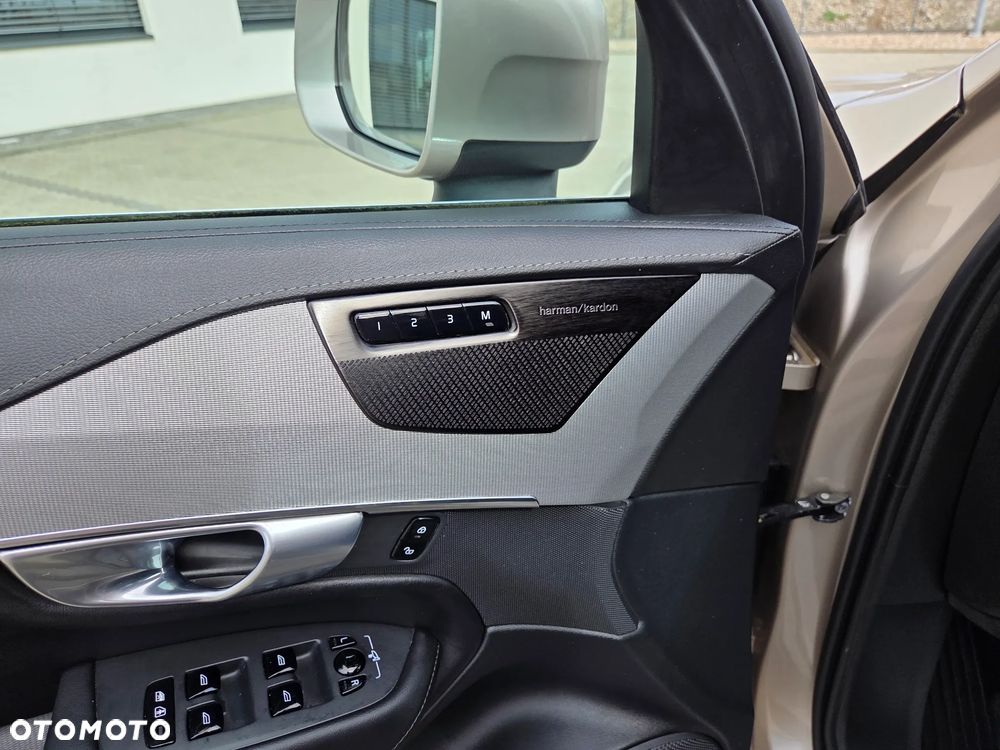 Volvo XC 90 B5 D AWD Plus Bright - 27